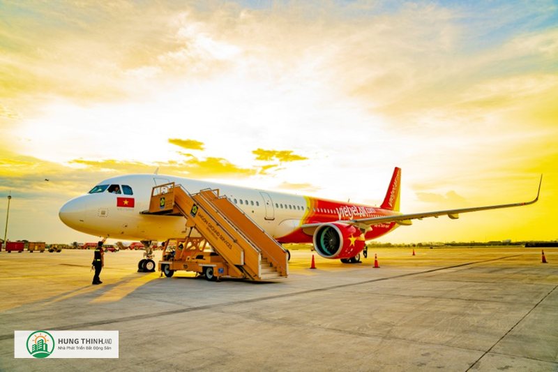 Review vietjet - Tiếp viên & phục vụ