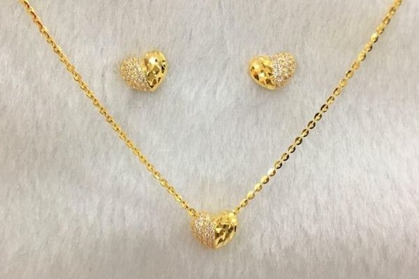 Nhẫn vàng 9999 1 chỉ giá bao nhiêu - Biến động thị trường là nguyên nhân khiến mức giá không đứng yên